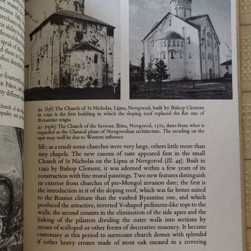 A Concise History of Russian Art book used, English language