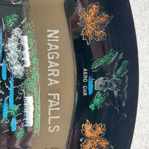 Decorative item from Canada like new, plastic