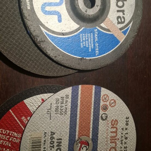 Cutting and grinding discs new, set of 4