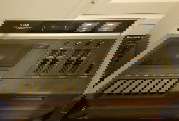 Κασσετοφωνο TEAC A-170