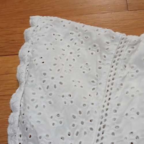 Nadia Summerwear white broderie blouse with ruffles on shoulders size small like new