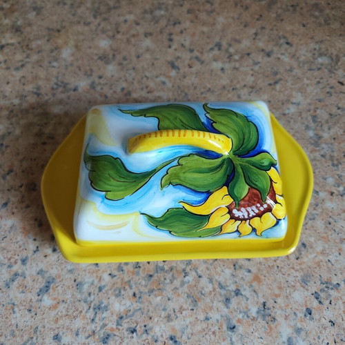 Deruta Italy Maiolica Butter Dish with Lid and Napkin Holder