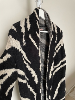 Animal print jacket one size like new, Italy