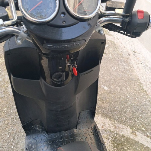 Piaggio Carnaby 300 Cruiser 2014 scooter like new, black