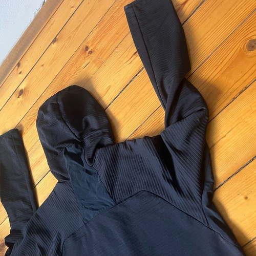 Salomon Essential Lightwarm Hoodie Stretch black, like new, size L