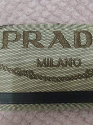 Prada wallet used, authentic, good condition