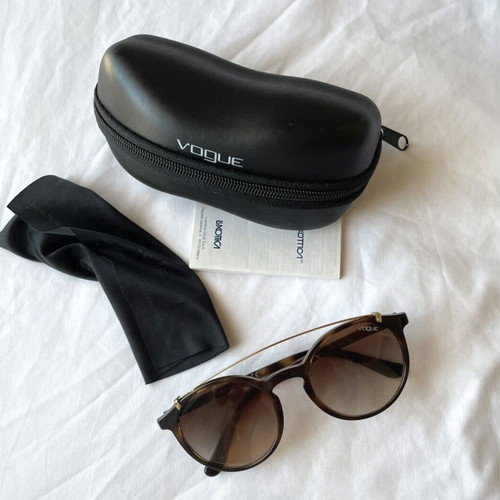 Vogue sunglasses used with brown tortoiseshell frame and brown degrade lenses