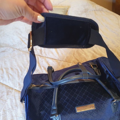 Travel bag Vince Camuto like new, navy blue shoulder