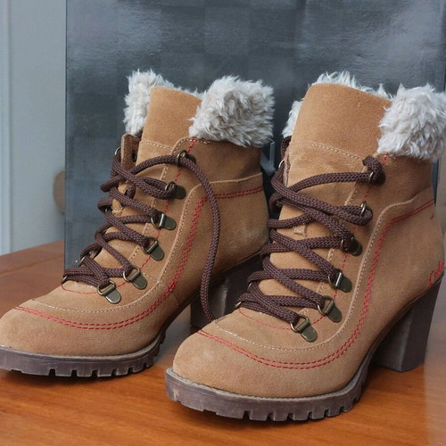 Winter woman's boots used, pack of 8, black and brown
