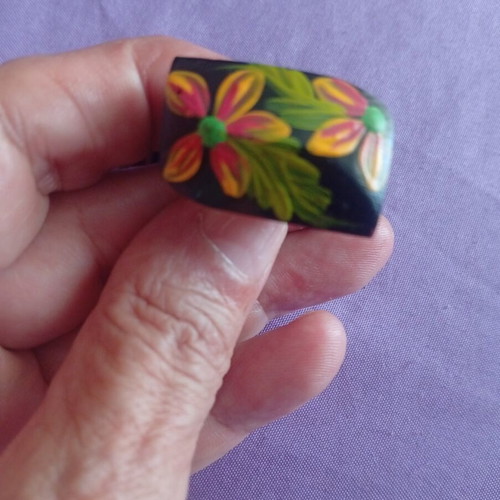 Wooden handmade rings set, like new, floral and portrait design