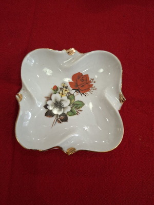 Porcelain decorative plate used, 9×9 cm, with small chip