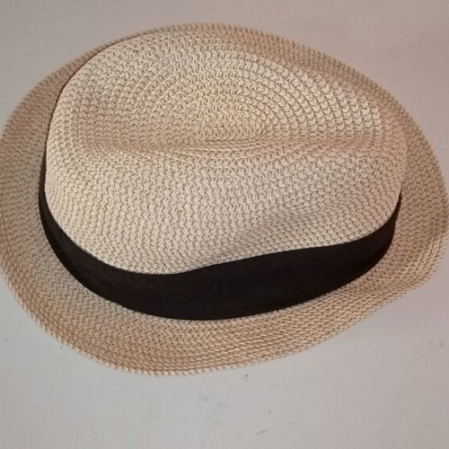 Assorted hats, pack deal