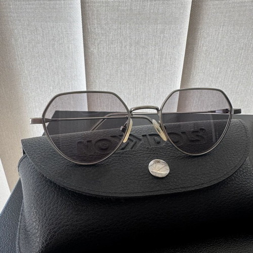 No Idols sunglasses like new, thin polygonal metal frame, grey lenses