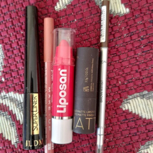 Make up like new with Liposan, Korres, L'Oreal lipsticks and eyeliner