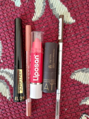 Make up like new with Liposan, Korres, L'Oreal lipsticks and eyeliner