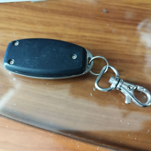 Wireless remote control 433MHz with three buttons like new