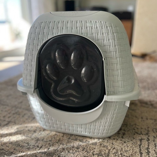 Cat litter box closed RATTAN with activated carbon filter like new
