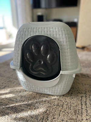 Cat litter box closed RATTAN with activated carbon filter like new