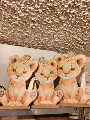 Wooden lion cub figures new, set of 3