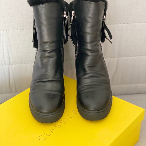 Classico leather fur boots like new, size 38, black