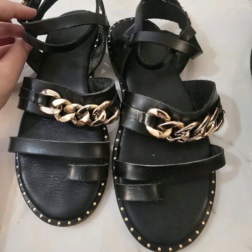 Pack of 5 refurbished winter and summer shoes