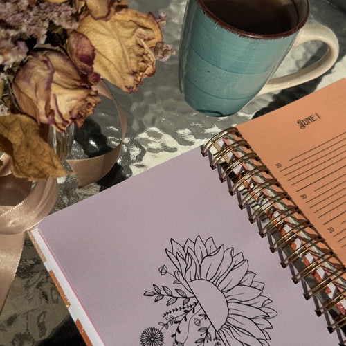 Paperwonder 5 Year Diary new with pen and magnetic bookmark