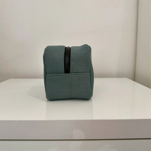 Lierac men's toiletry bag new, turquoise