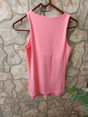 Coral top like new with 7% elastane and bust support