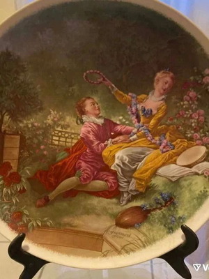 Vintage porcelain decorative plate like new