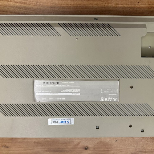Atari 1040STFM with Atari SM124 monitor, original mouse and Greek manual used