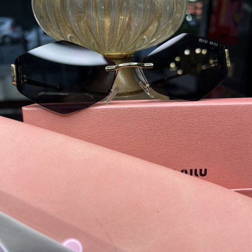 Miu Miu women's sunglasses new, black
