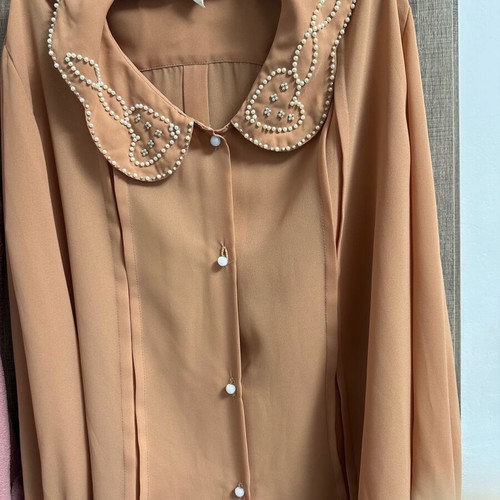 Shirt in excellent condition, medium-large