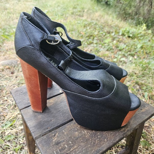 Jeffrey Campbell high heel shoes size 40 like new, foxy wood