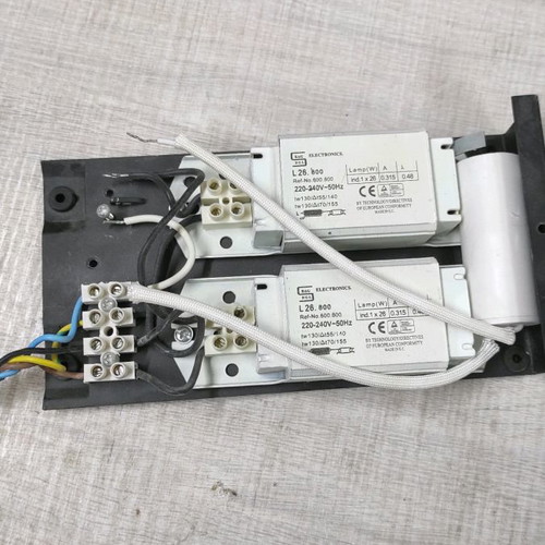 Recessed light with incandescent bulb and transformer new