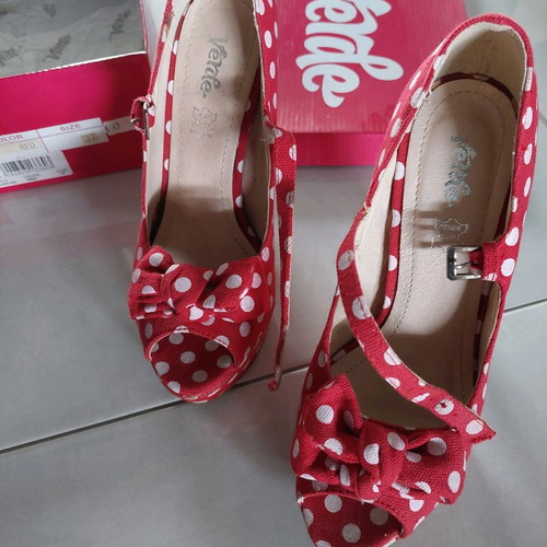 Verde sandals used, red with white polka dots, high heel, size 37