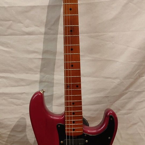 Stratocaster guitar with EMG like new, with case
