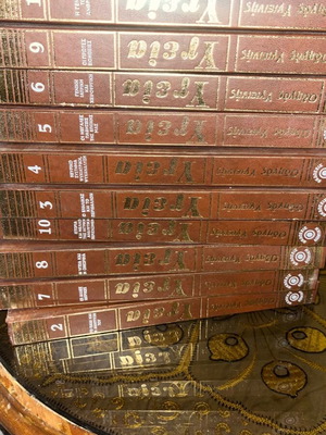 Health Encyclopedia like new, set of 10 volumes