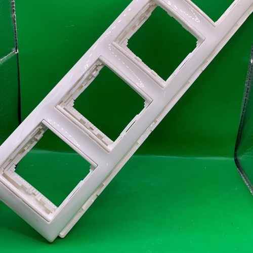 Valena Legrand quadruple frame white new