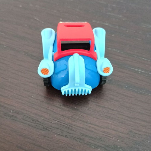 Various toys used, pack of 4 small pieces