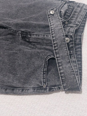 Jean Anthraki Size 26 Like New