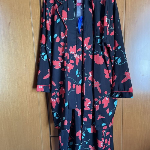 Karavan kimono set s/m black and red like new