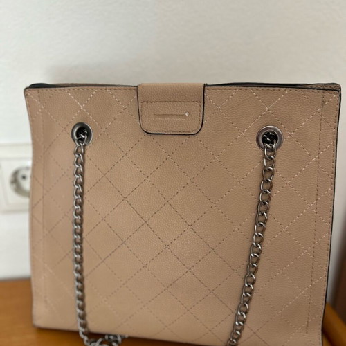 Bag to Bag shoulder bag like new, beige with chain