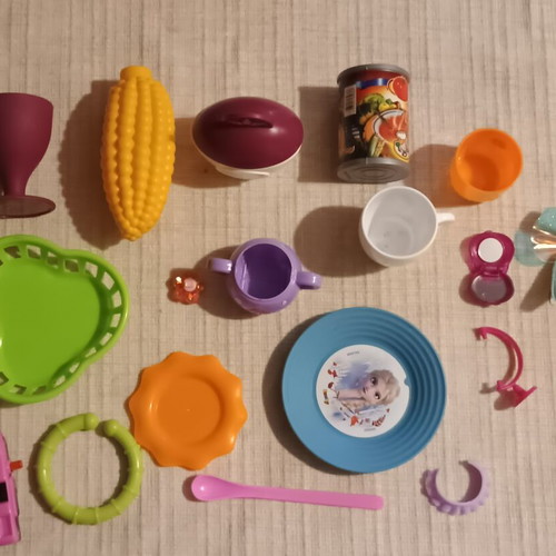 Doll Kitchen Set like new, 21 pieces