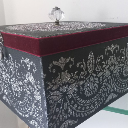 Decorative box new, paper with glitter 20×20×14 cm