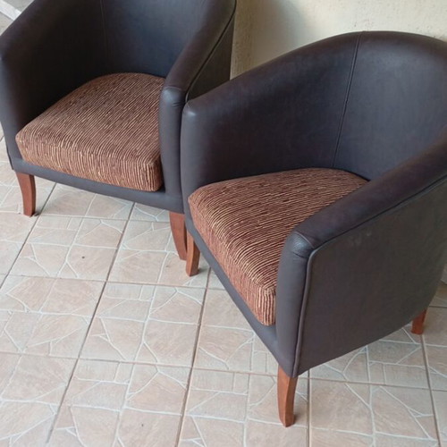 2 Leather Armchairs Brown With Striped Cushions Like New