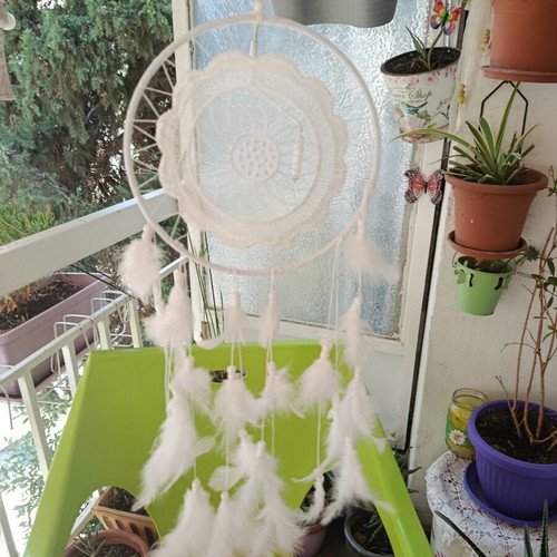 Dreamcatcher white set of 2 like new