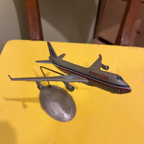 American Airlines miniature model used