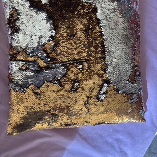 Pillow with sequins like new, reversible sequins