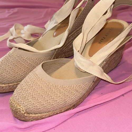 Jenny Fairy Espadrille Platform Sandals like new, size 40, white beige