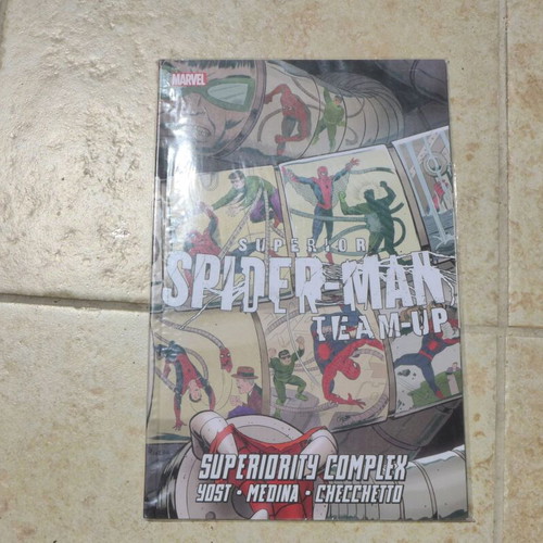 Superior Spider-Man Team-Up ''Superiority Complex'' like new, issues 15.1 16-19